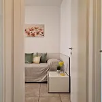 Family Friendly With Garden דירה *