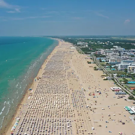 Family Friendly With Parking Bibione