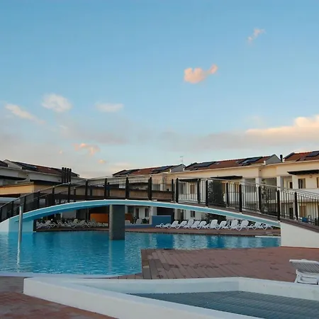 公寓 Family Friendly Apartment With Parking