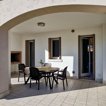 Family Friendly With Parking Apartment *